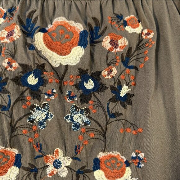 Umgee size Medium Women’s Green Floral Embroidered Boho Off Shoulder Peasant Top - Picture 3 of 7